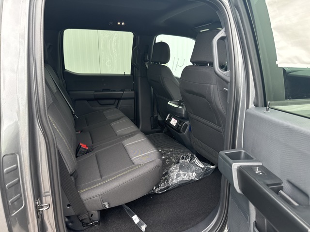 2025 Ford F-150 STX photo 4