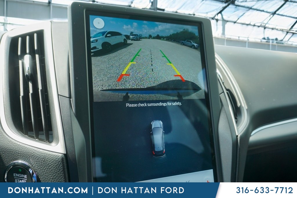 2022 Ford Edge SEL photo 8