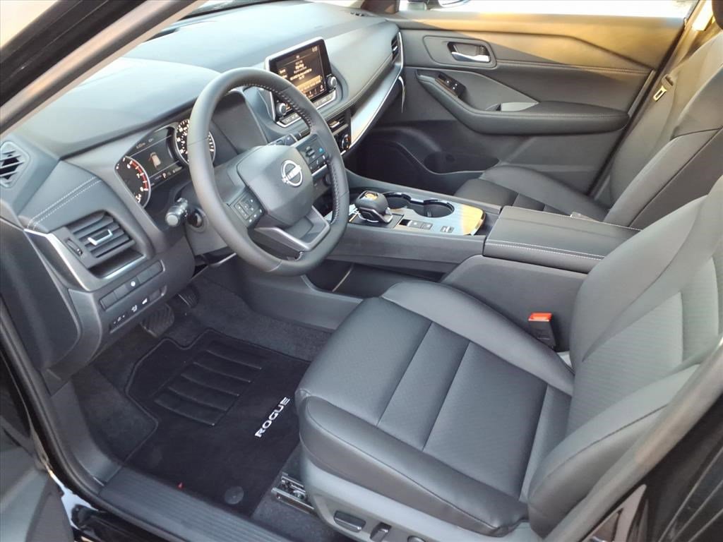 2026 Nissan Rogue SV photo 3