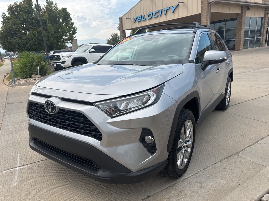 2021 Toyota RAV4 XLE Premium photo 3