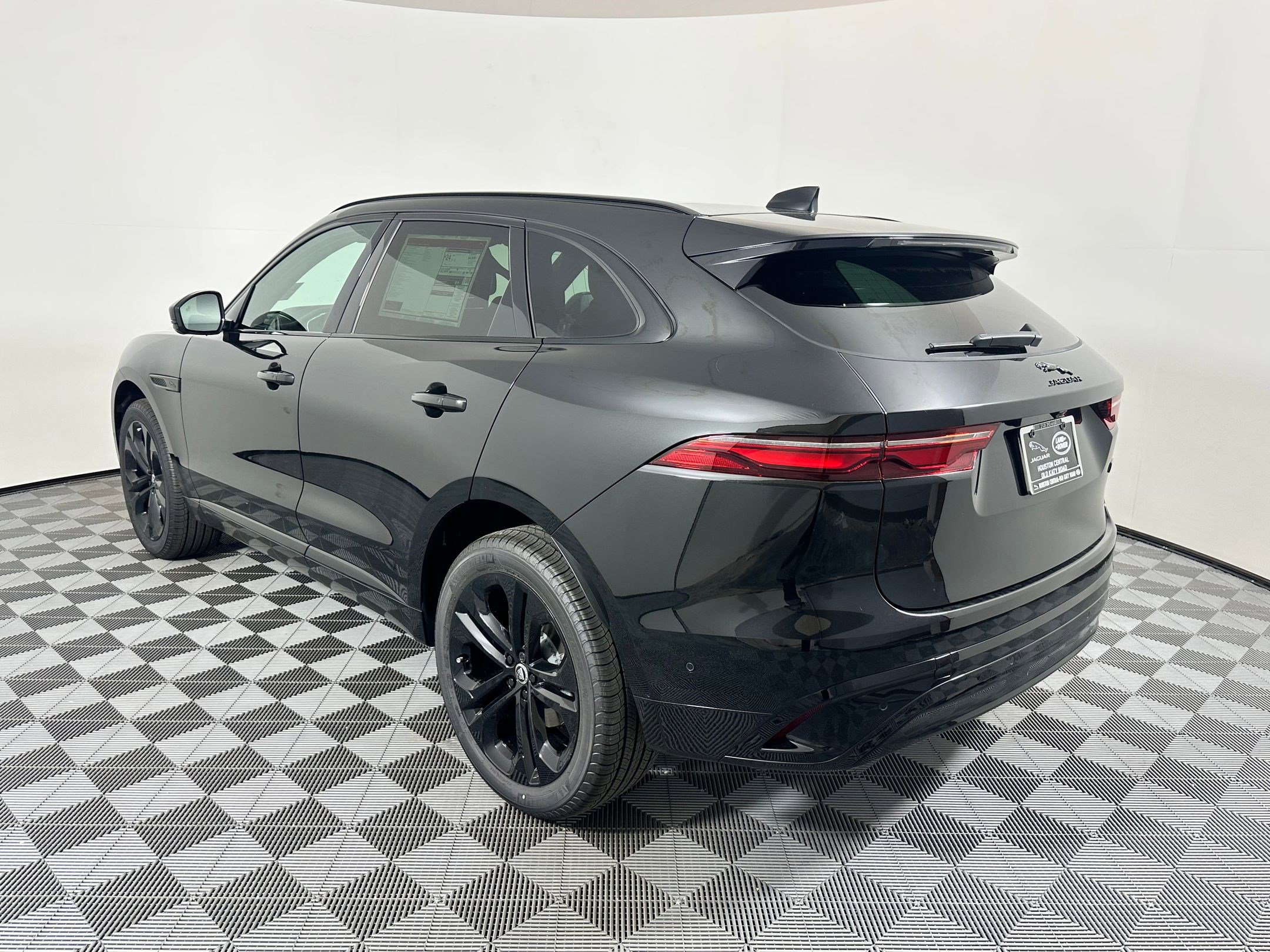 2026 Jaguar F-PACE P250 R-Dynamic S photo 2