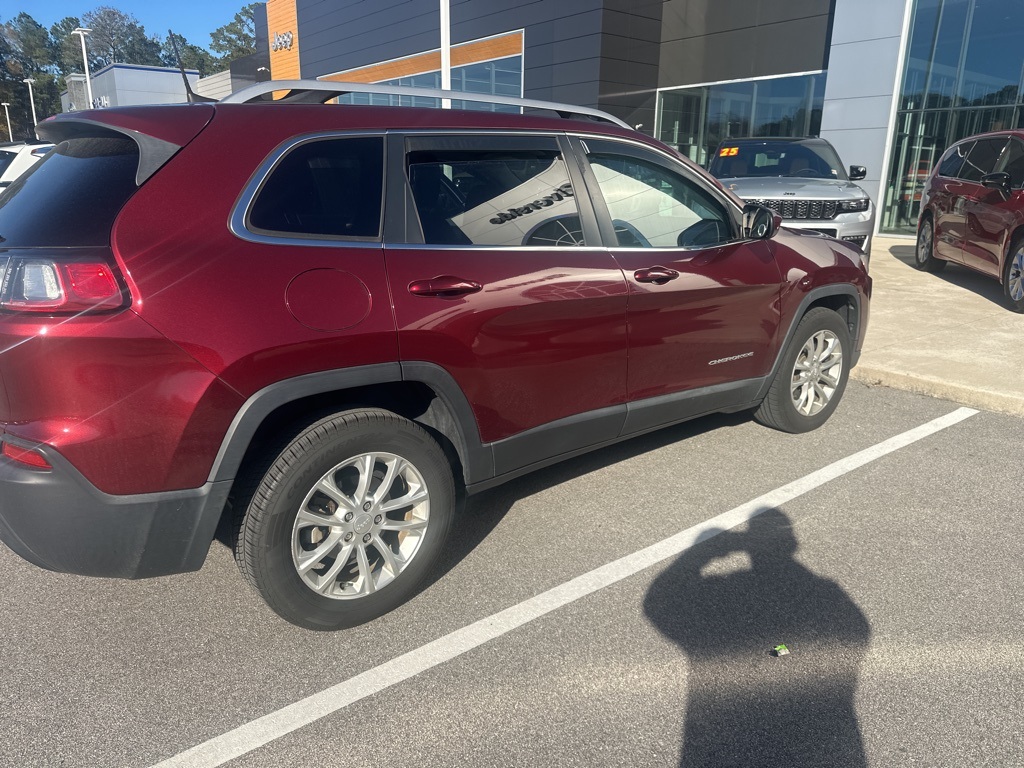 2019 Jeep Cherokee Latitude photo 2