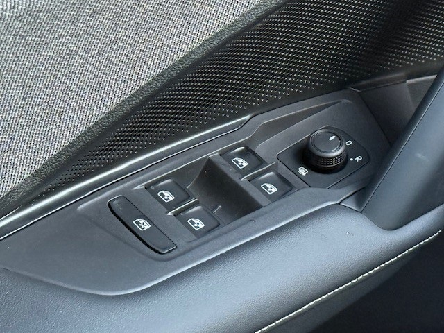 2025 Volkswagen Tiguan S photo 28