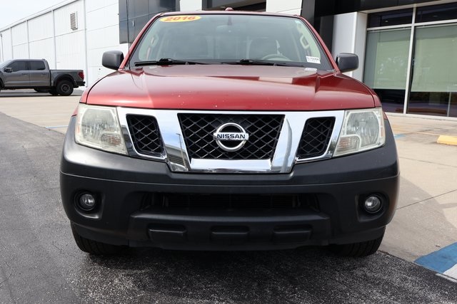 2016 Nissan Frontier SV photo 2