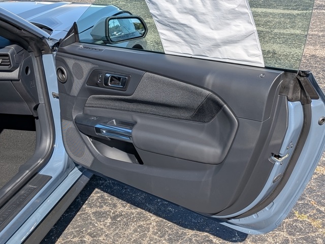 2025 Ford Mustang EcoBoost Premium photo 15