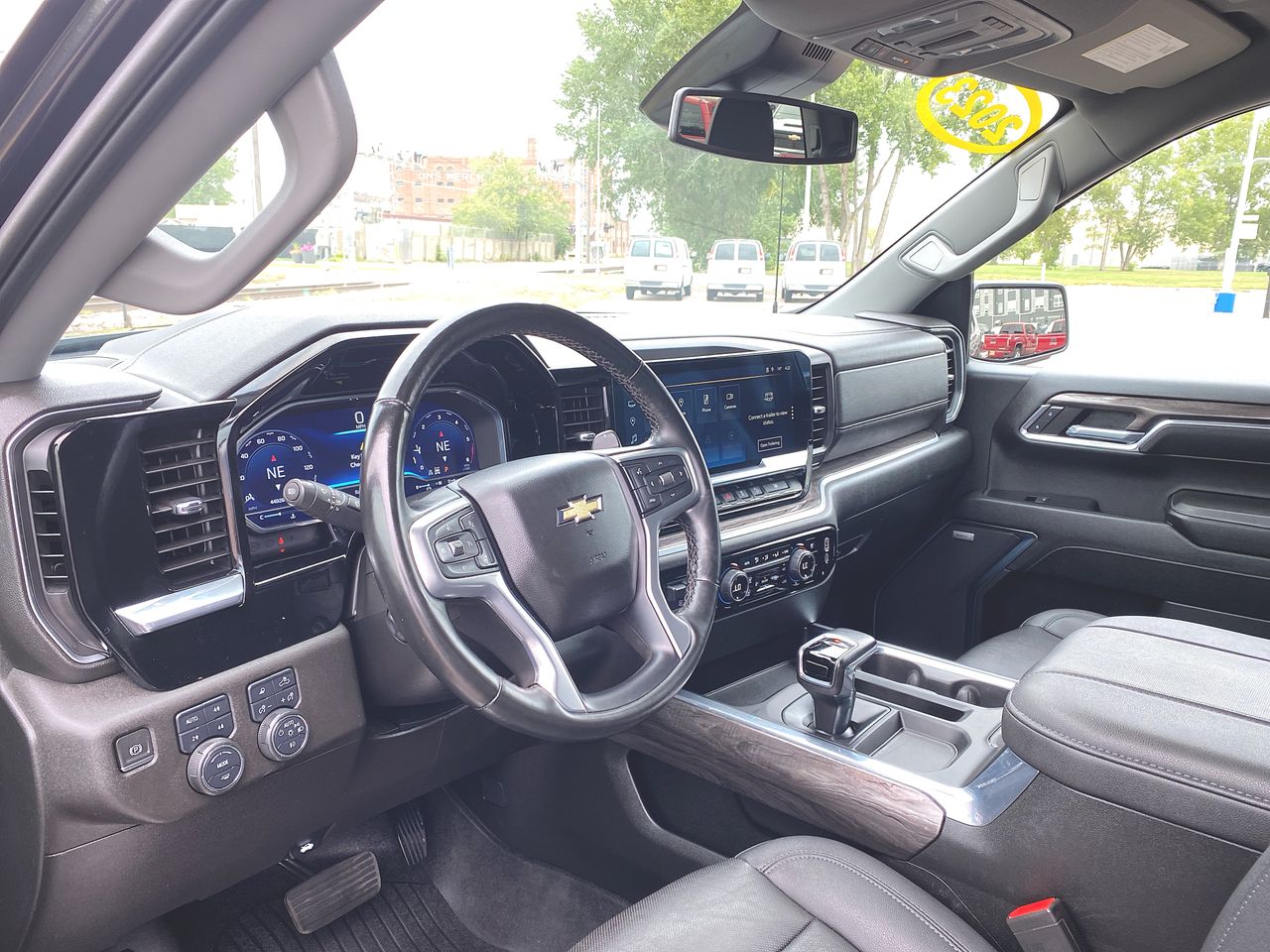 2023 Chevrolet Silverado 1500 LTZ photo 2