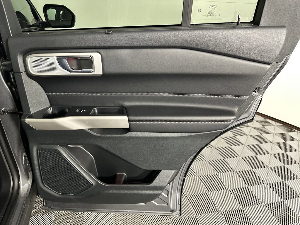 2024 Ford Explorer Limited photo 12