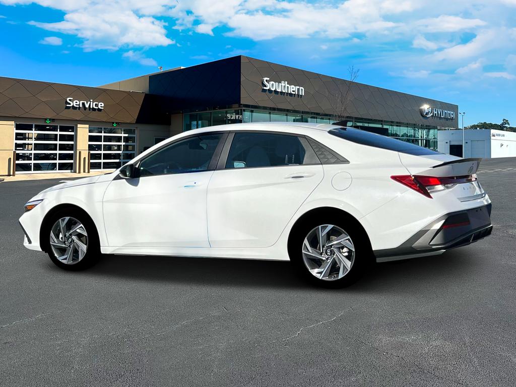 2025 Hyundai Elantra SEL Sport photo 4