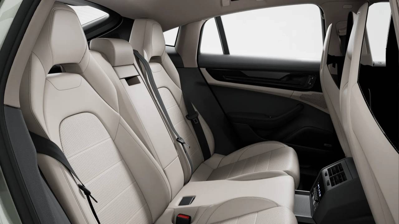 2026 Porsche Panamera 4 photo 10