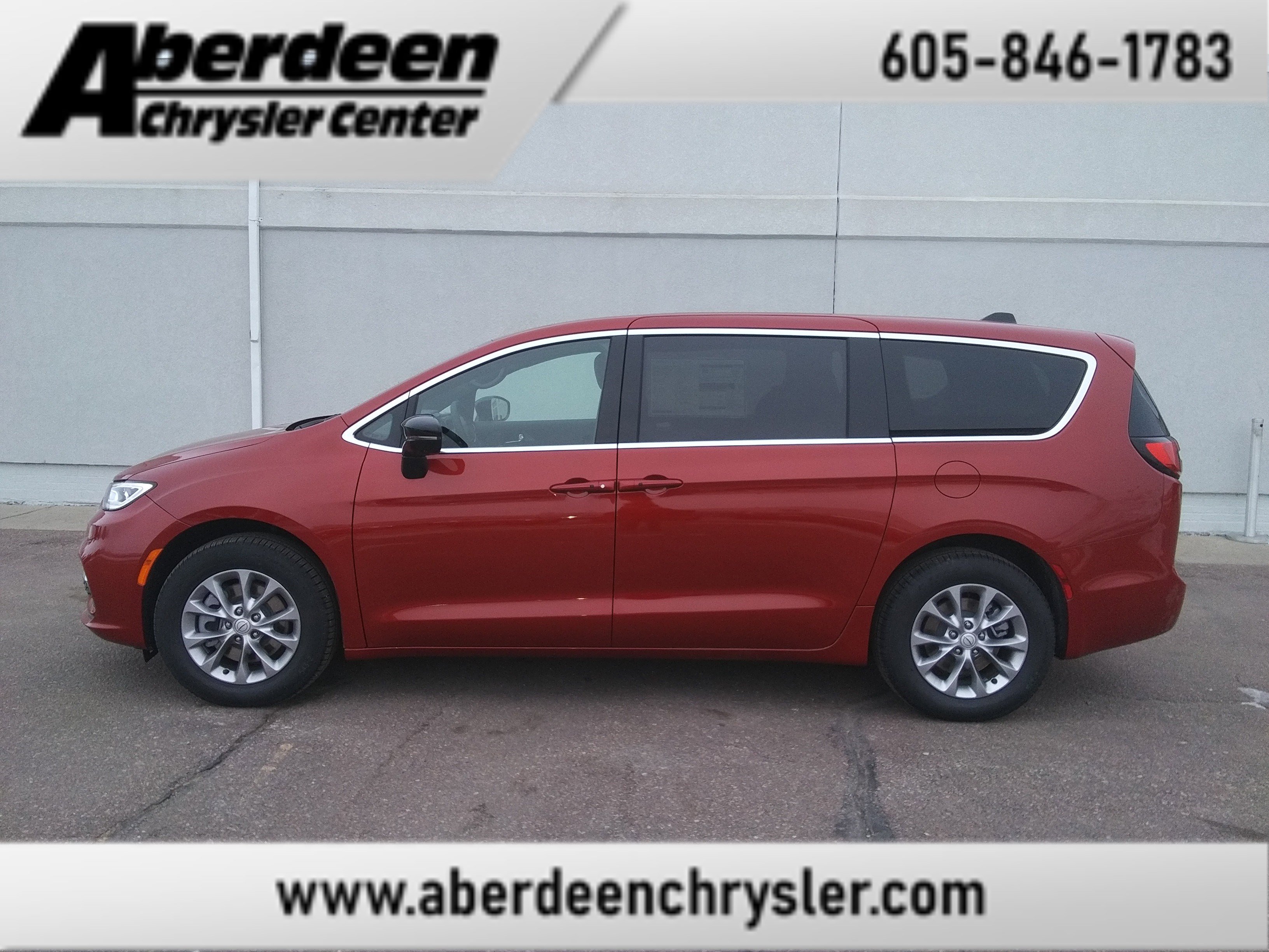 2026 Chrysler Pacifica Select's photo
