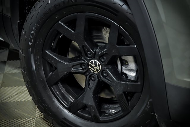 2025 Volkswagen Atlas Peak Edition SE photo 3