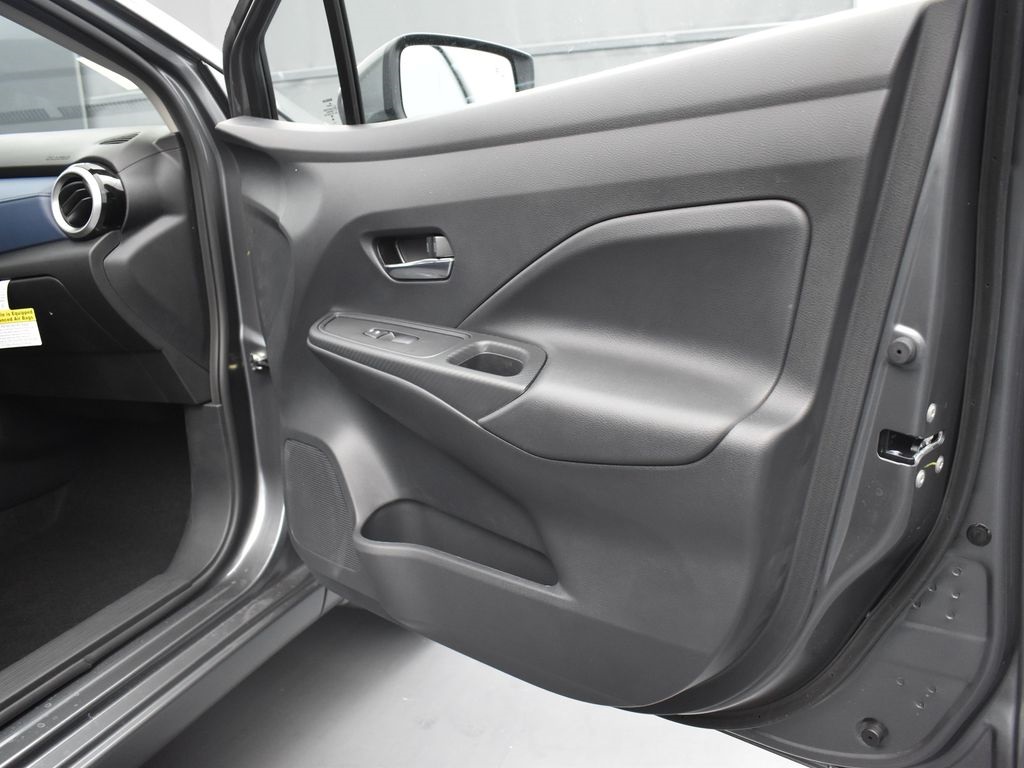 2025 Nissan Versa 1.6 SV photo 23