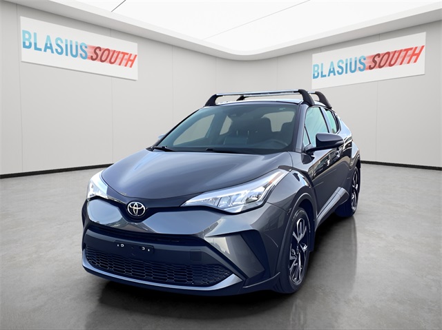 2022 Toyota C-HR XLE photo 7