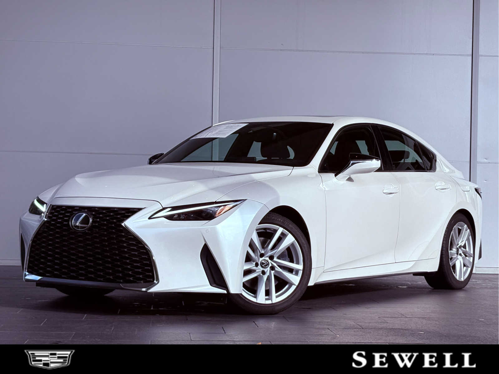 2023 Lexus IS 300's photo