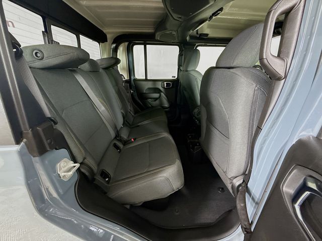 2025 Jeep Gladiator Willys photo 25
