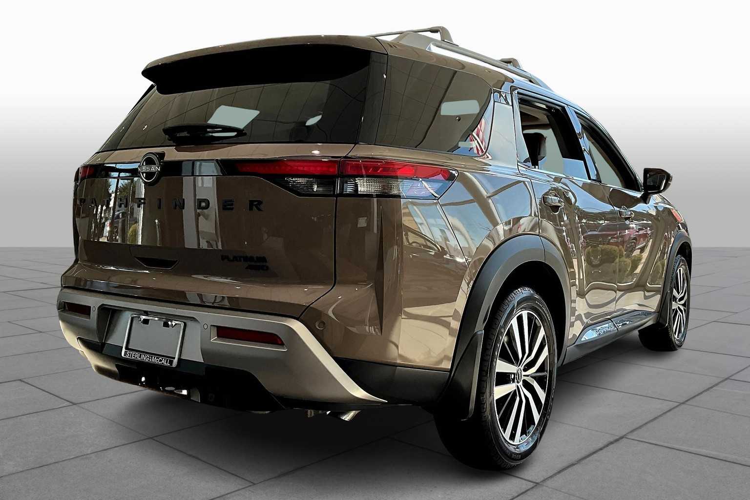 2023 Nissan Pathfinder Platinum photo 23