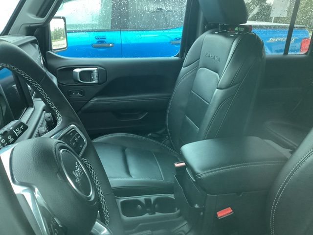 2023 Jeep Wrangler Sahara 4xe photo 19