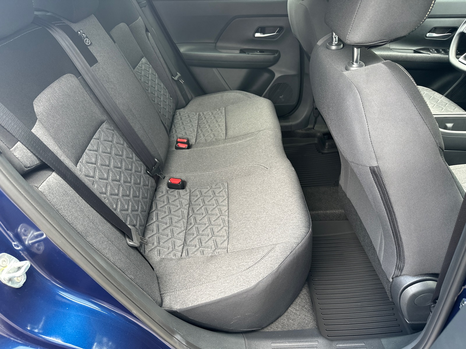 2025 Nissan Kicks SV photo 15