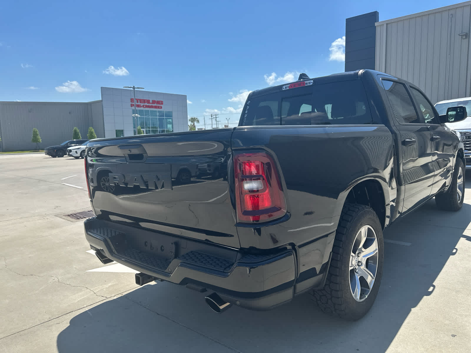 2025 Ram 1500 Tradesman photo 4
