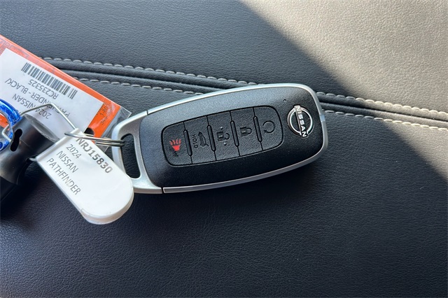 2024 Nissan Pathfinder SL photo 29