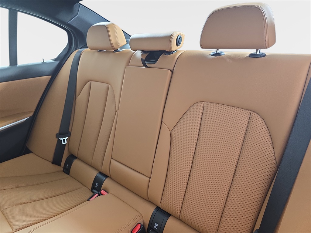 2025 Bmw 330i xDrive Sedan photo 13