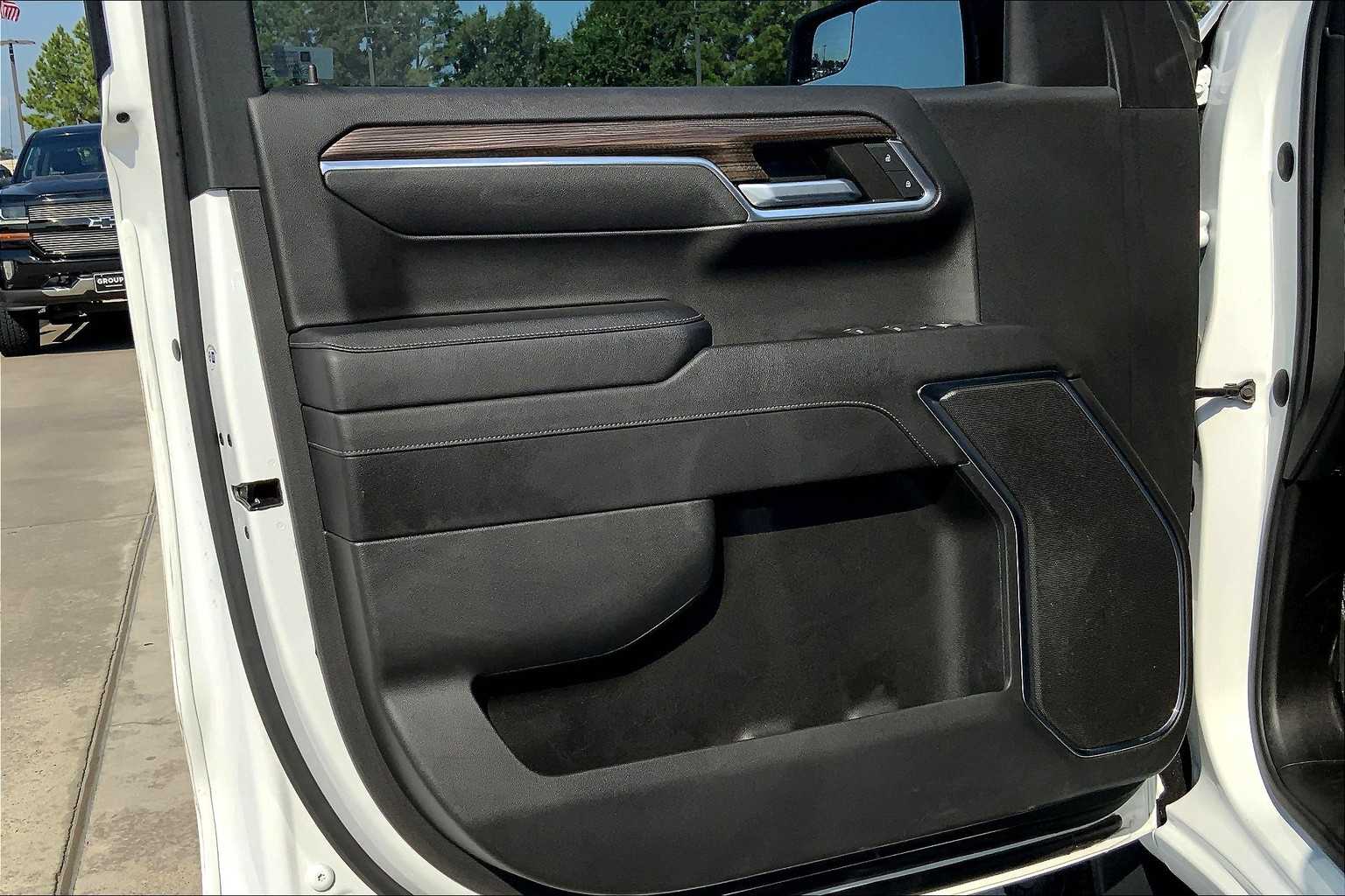 2023 Chevrolet Silverado 1500 RST photo 19