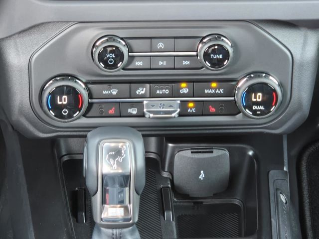 2025 Ford Bronco Outer Banks photo 12