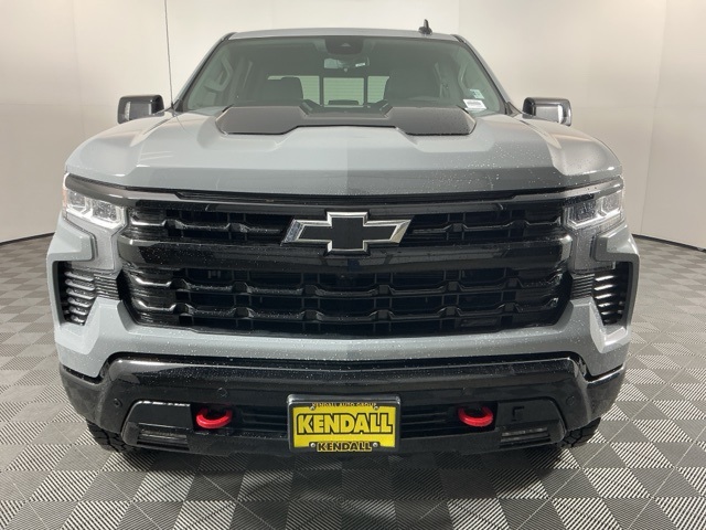 2024 Chevrolet Silverado 1500 LT Trail Boss photo 2