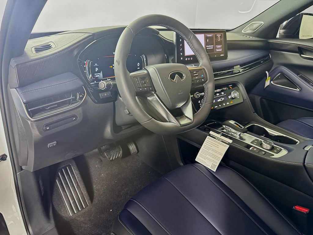 2026 Infiniti QX60 Luxe photo 8
