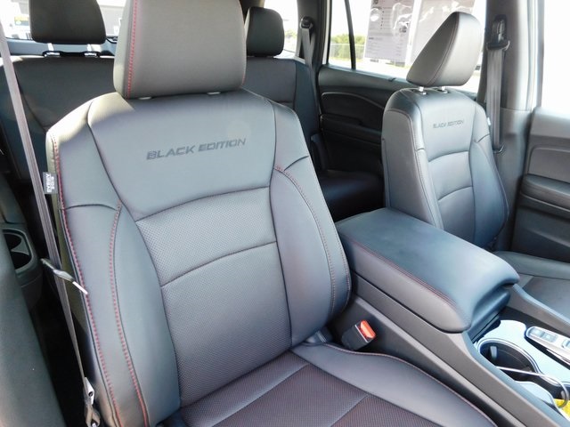 2025 Honda Passport Black Edition photo 21