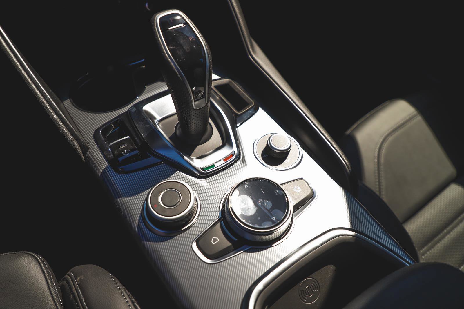 2025 Alfa Romeo Giulia Base photo 29