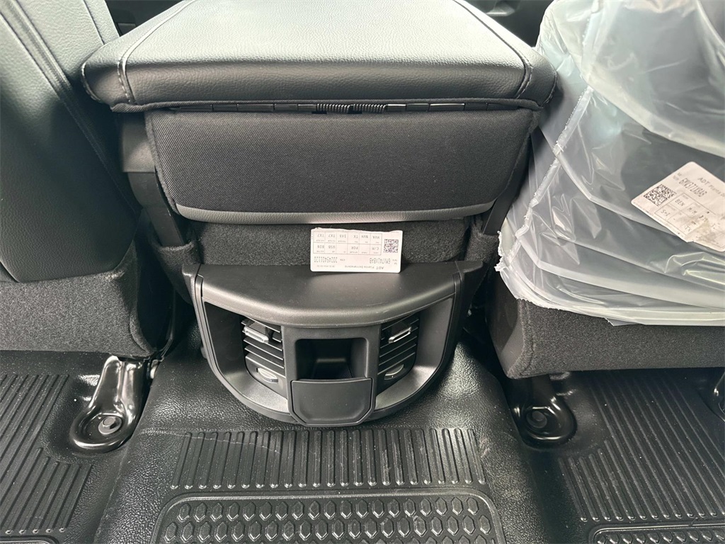 2024 Ram 2500 Tradesman photo 16