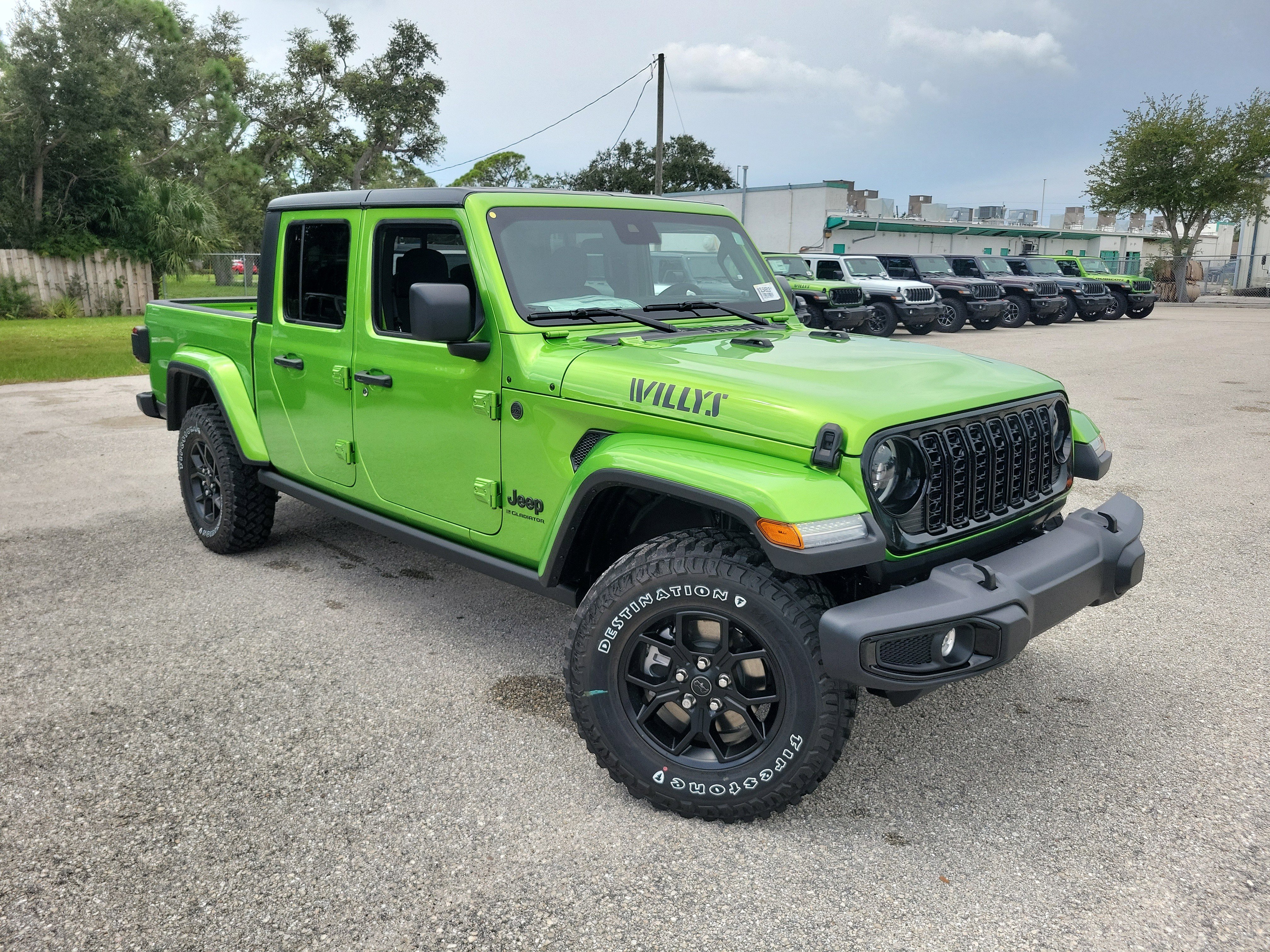 2025 Jeep Gladiator Willys's photo