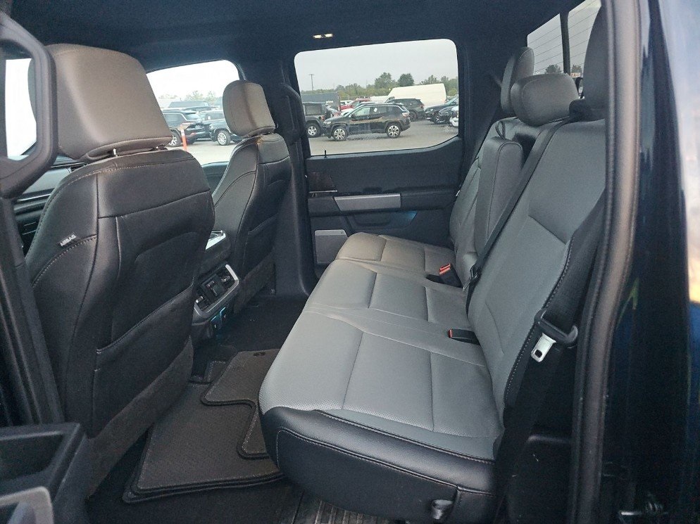 2023 Ford F-150 Lightning Lariat photo 3