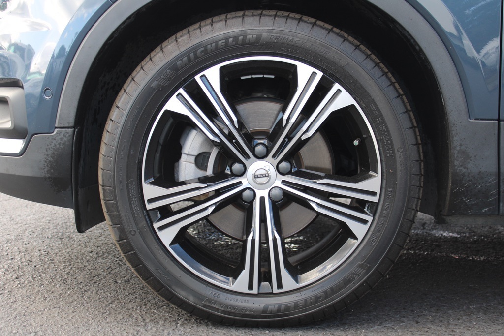 2021 Volvo XC40 T5 AWD Inscription photo 9
