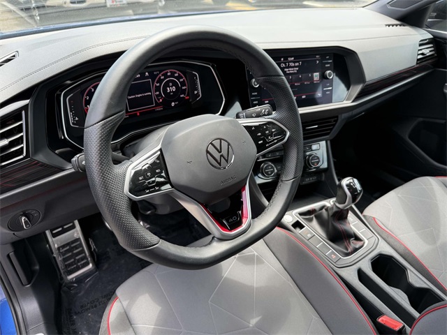 3VW8T7BU5RM003681