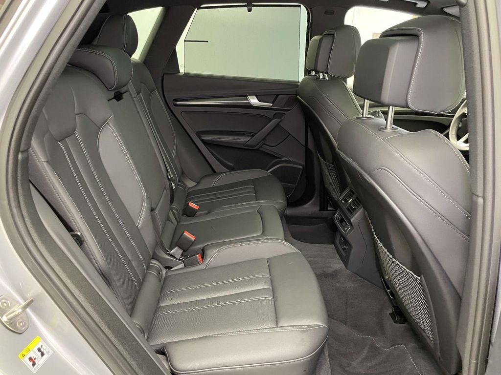 2023 Audi SQ5 Prestige photo 21