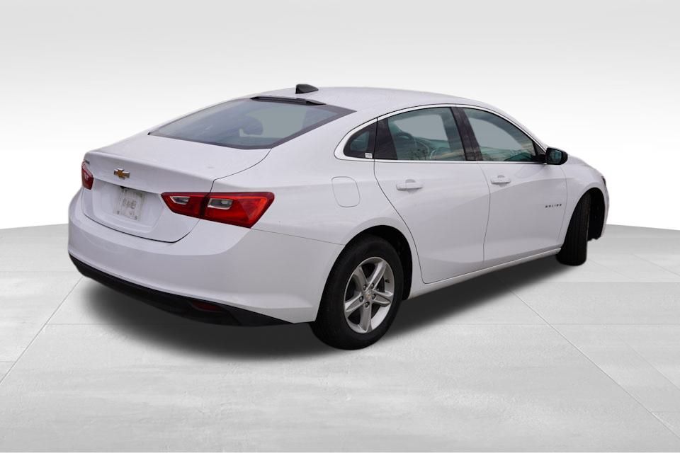 2024 Chevrolet Malibu LS photo 3