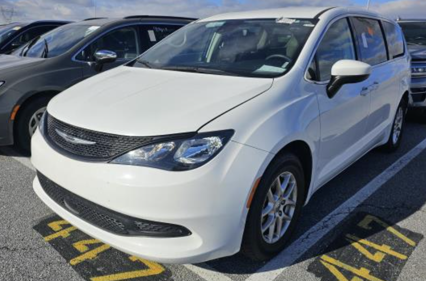 Pre-Owned 2023 Chrysler Voyager LX FWD 4D Passenger Van's photo