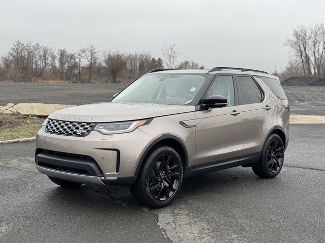 2025 Land Rover Discovery S's photo