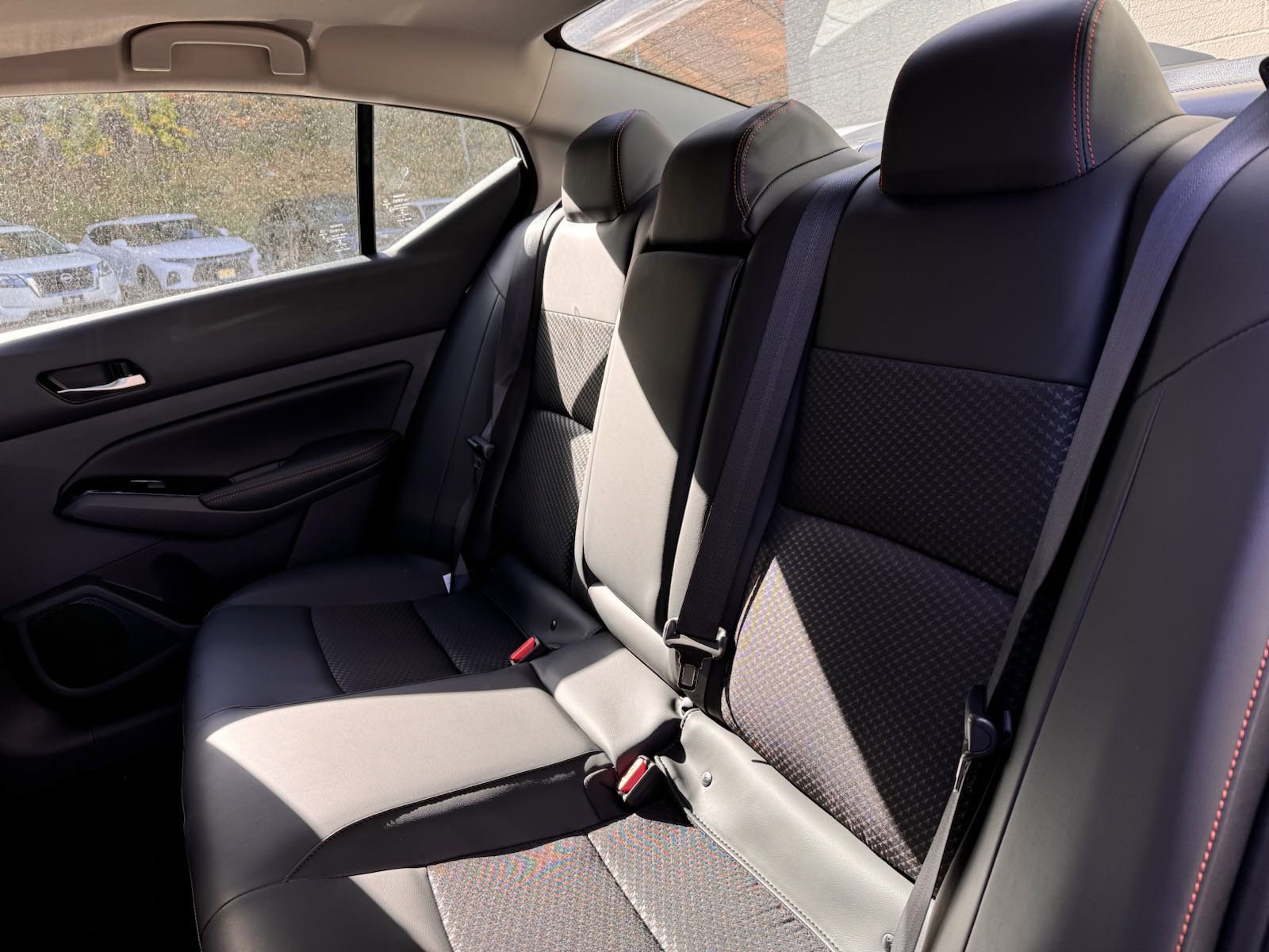 2025 Nissan Altima SR photo 9