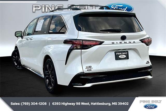 2023 Toyota Sienna XSE photo 2