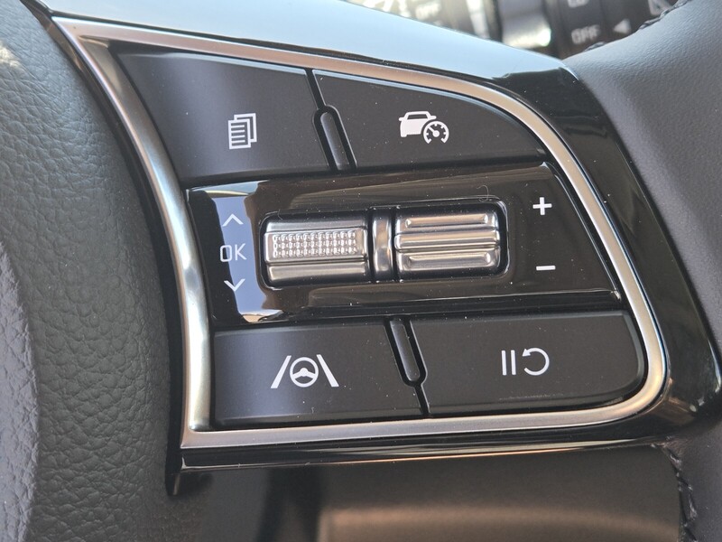 2025 Kia Seltos EX photo 9
