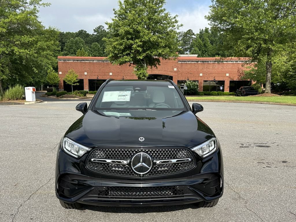 2025 Mercedes Benz GLC 350e 4MATIC photo 3