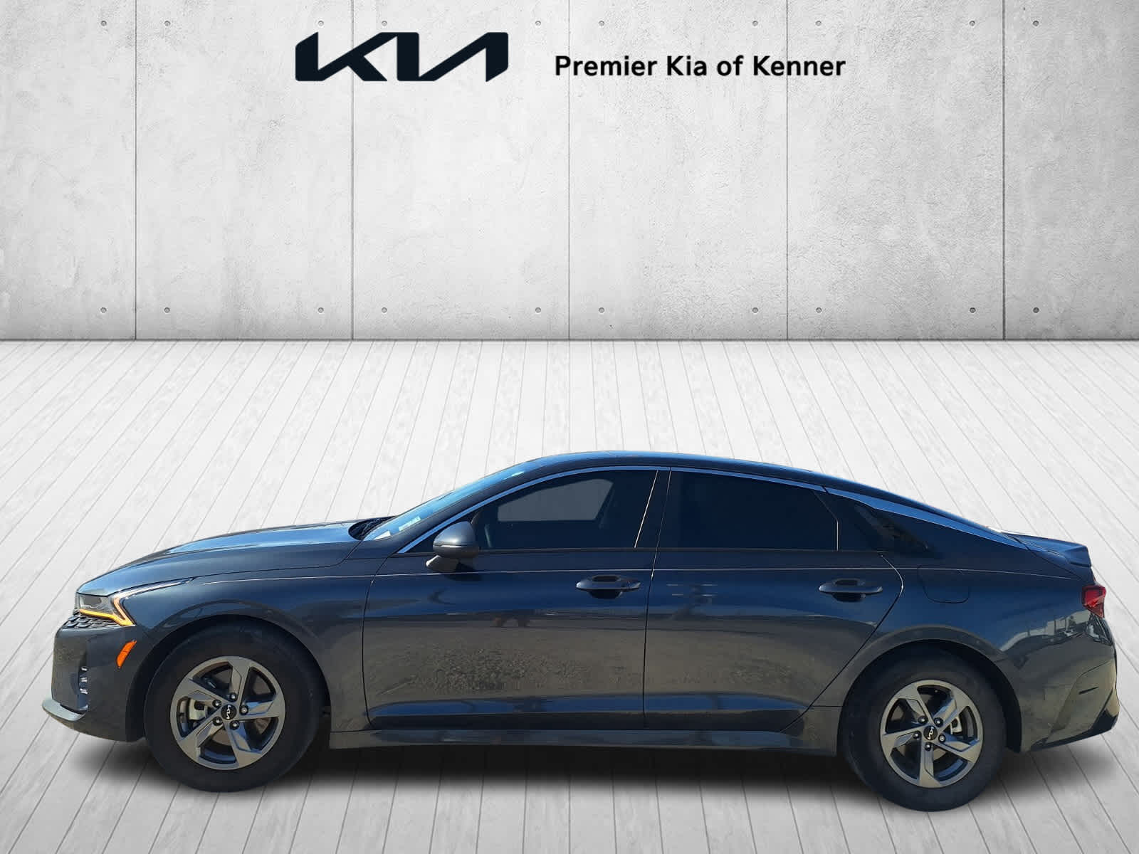 2024 Kia K5 LXS photo 2