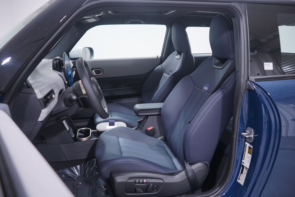 2025 Mini Cooper 2 Door Hardtop Signature photo 7