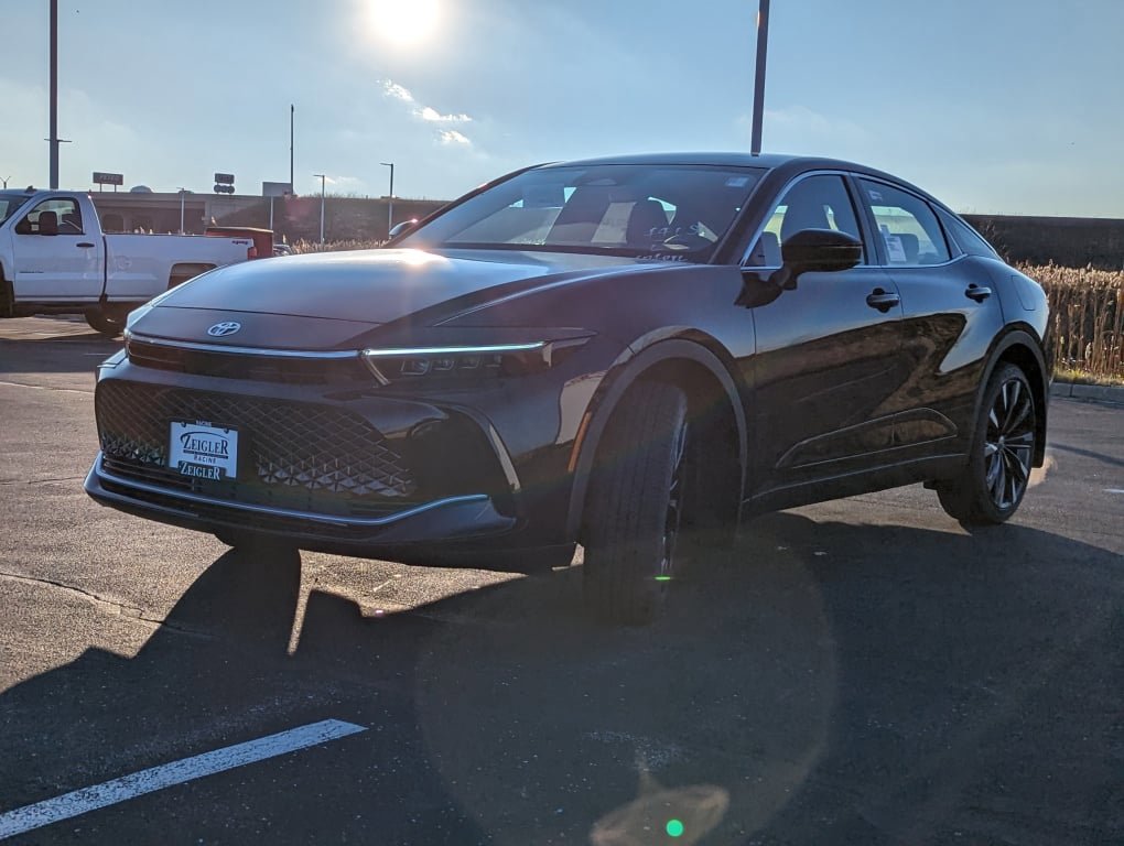 PreOwned 2024 Toyota Crown Platinum 4dr Car in Mt. Pleasant R3005519