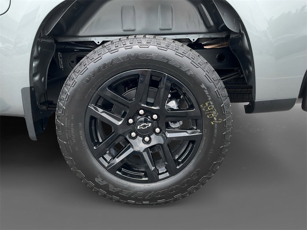 2025 Chevrolet Silverado 1500 Custom photo 8