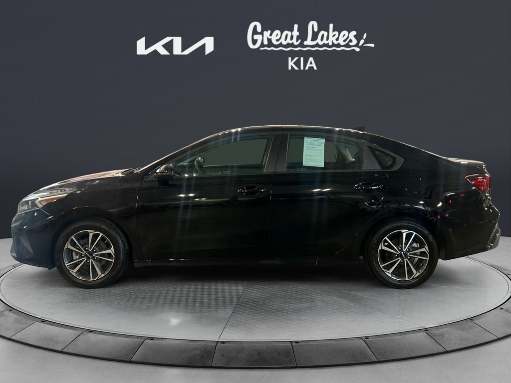 2024 Kia Forte LXS photo 3