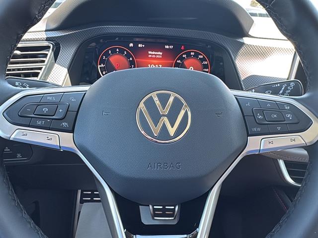 2025 Volkswagen Atlas Peak Edition SE photo 18